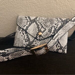 Snakeskin Pattern Crossbody Bag